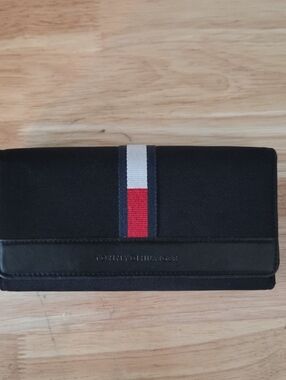 Tommy Hilfiger Black Wallet with Signature Stripe